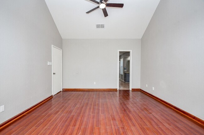 Building Photo - 11414 Chariot Dr