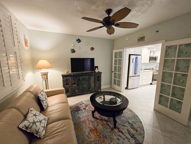 Building Photo - Paradise Found! 13th Floor Condo 3/2