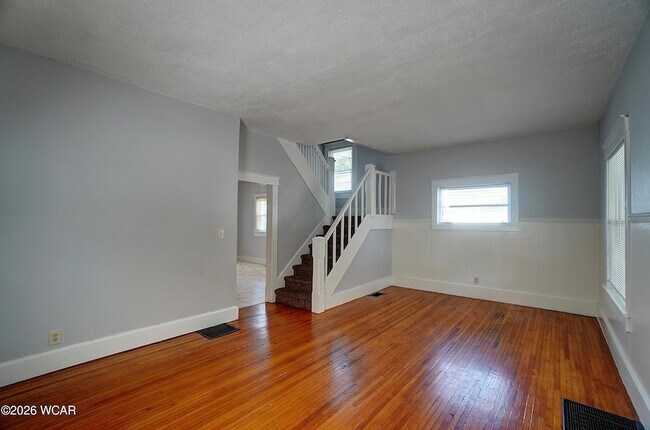 Building Photo - 961 S West St