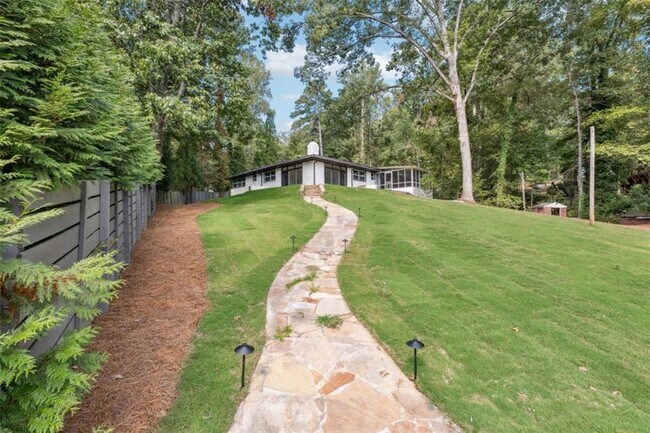 Building Photo - 1568 Niskey Lake Trail SW