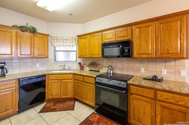 Building Photo - 20 Tapatio Dr E