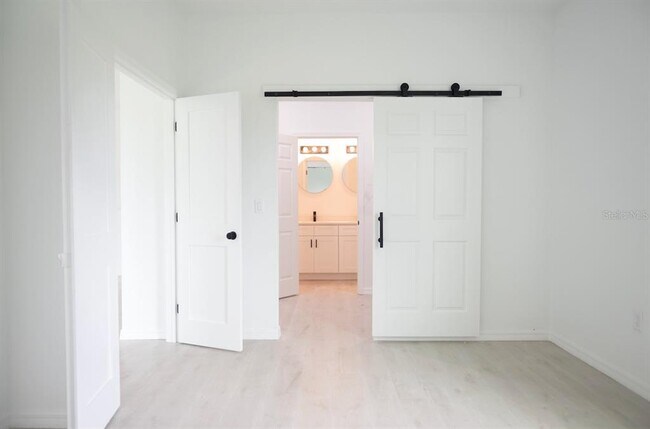 Building Photo - 46 Master Dr