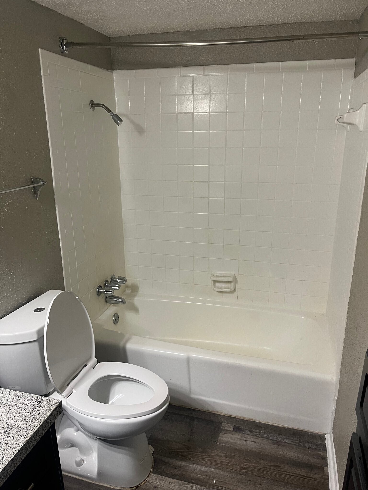 Building Photo - 531 Bedford Rd