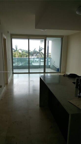 Building Photo - 900 Biscayne
