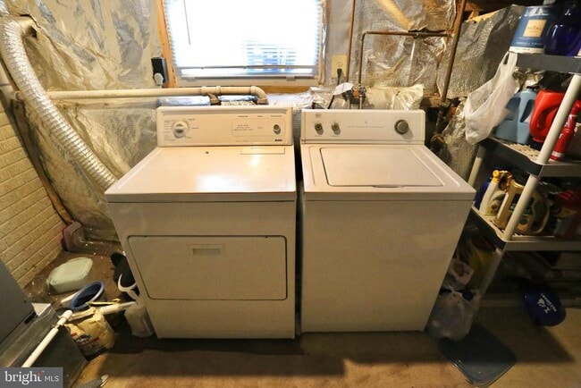 Building Photo - 6623 Skylemar Trail