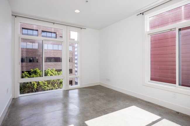 Building Photo - 119 S Los Robles Ave