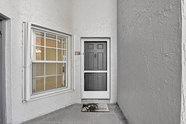 Building Photo - 11570 Briarwood Cir