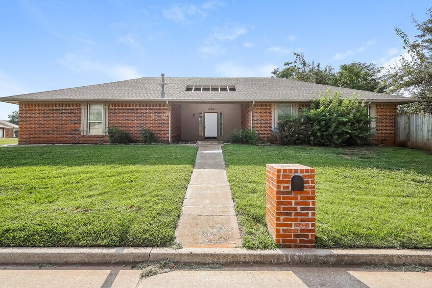 Primary Photo - 10616 Basswood Canyon Rd