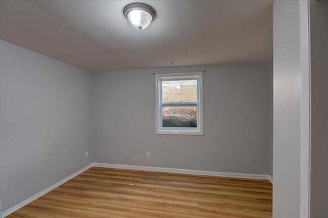 Building Photo - 3909 Patrick Henry Way