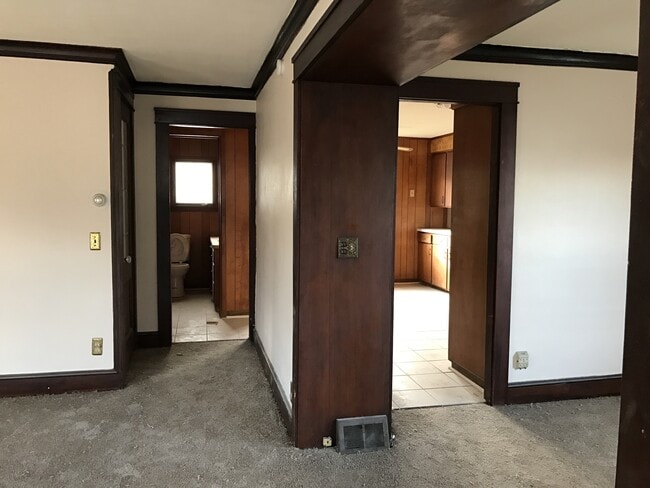 Building Photo - DREAM LOCATION !! LOOKS LIKE PRIVET ROAD !!!