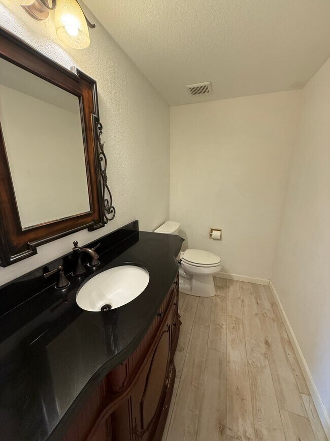 Building Photo - 3491 W Forsythia Dr