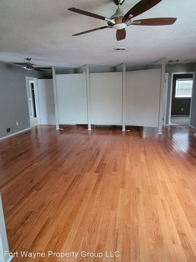 Building Photo - 3 br, 2 bath House - 4332 Wyandotte Dr