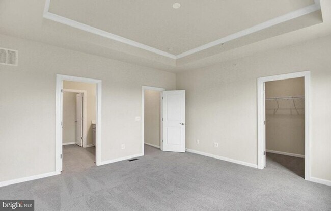 Building Photo - 45133 Kincora Dr