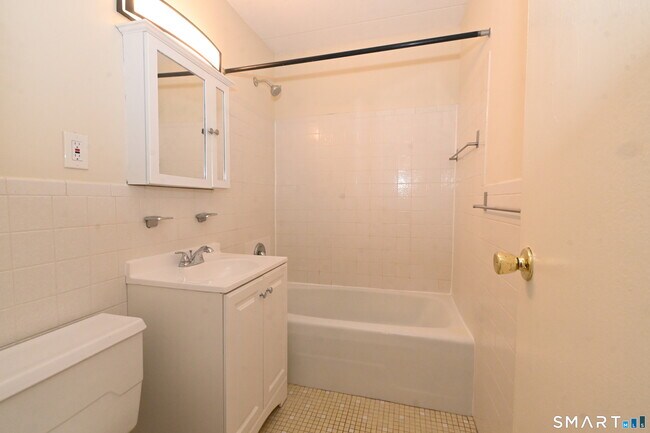 Building Photo - 27 Northill St