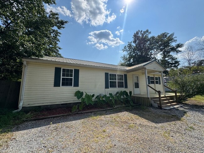 Building Photo - 3/2 House in Armuchee- $1,295