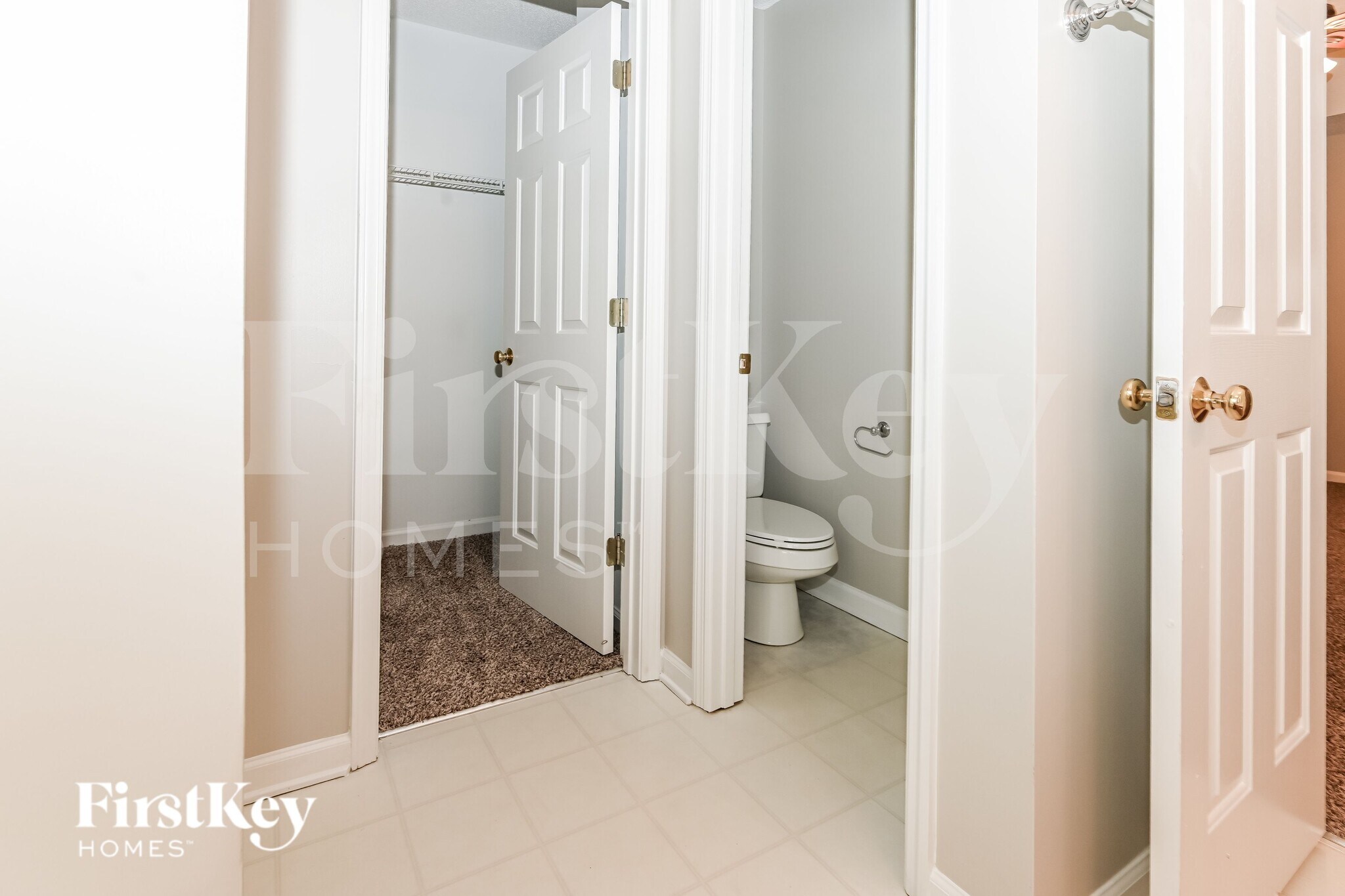 Building Photo - 3235 Leicester Dr