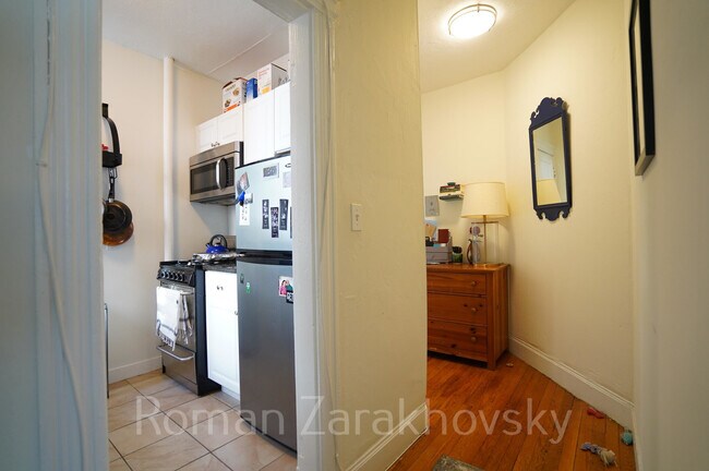 Building Photo - 74 Brainerd Rd