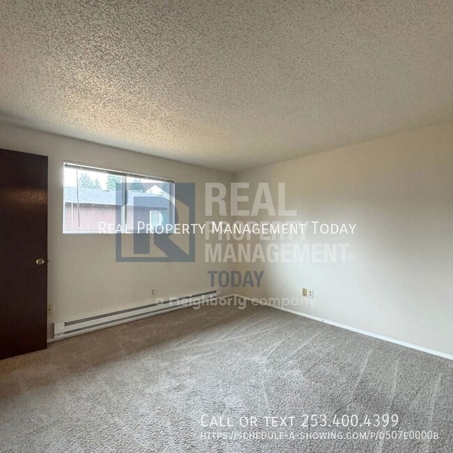 Building Photo - 1408 Josephine Ct SE