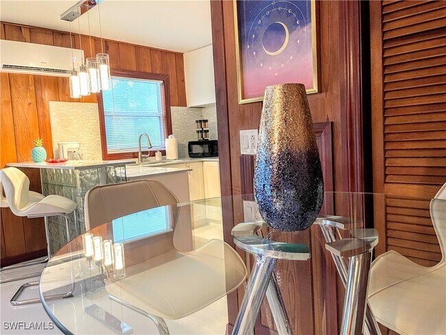 Building Photo - 317 Nature View Ct