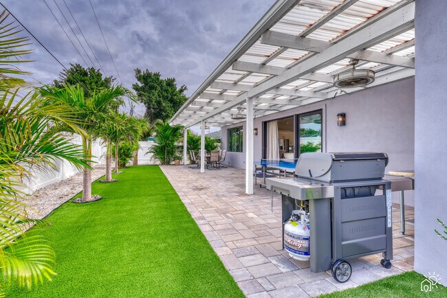 Building Photo - 1669 Colleen St