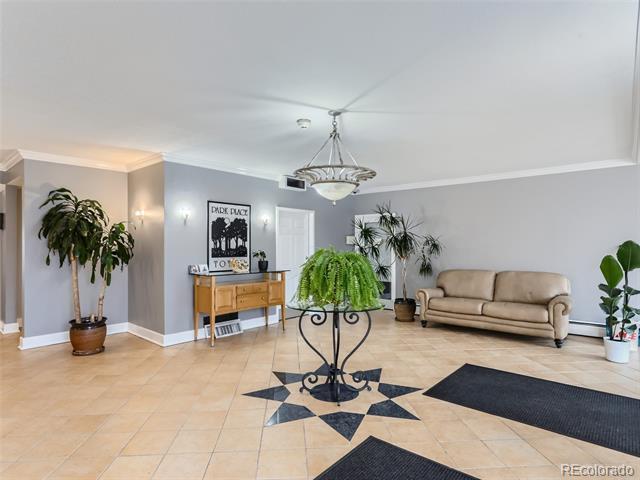 Building Photo - 1029 E 8th Ave