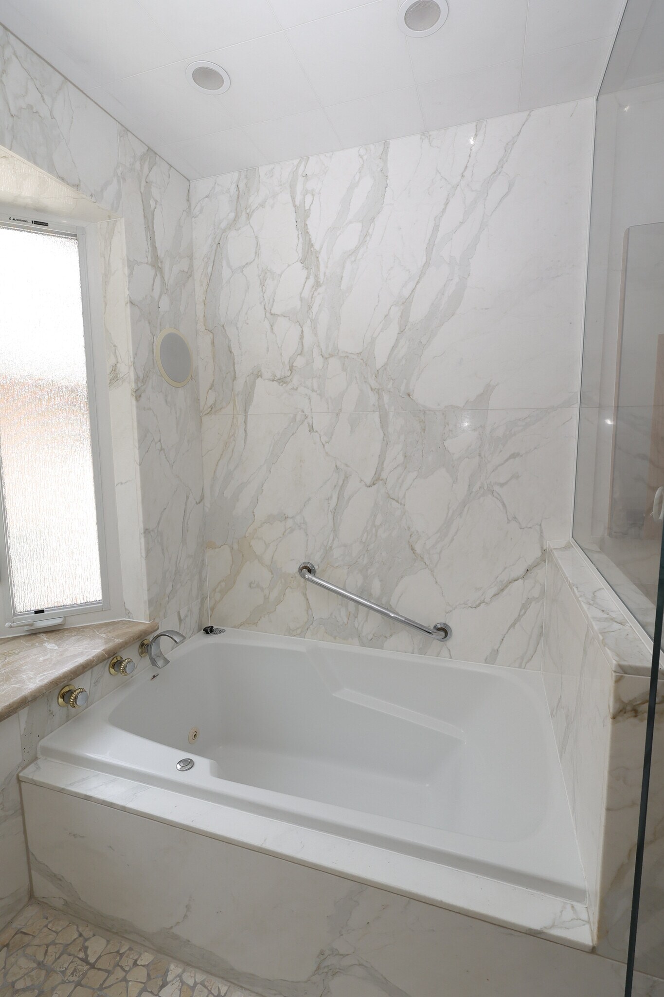 Building Photo - 4831 Canoga Ave