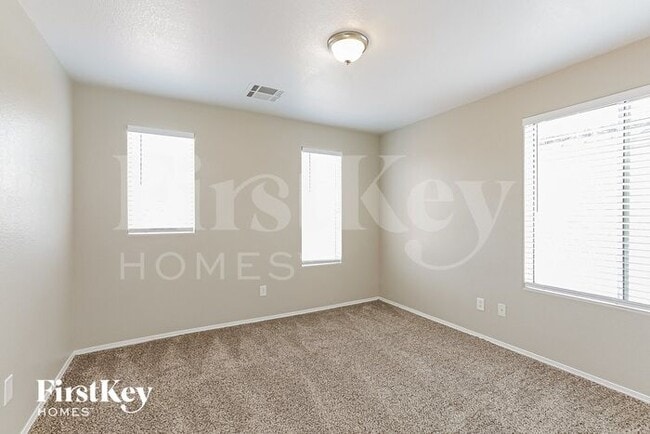 Building Photo - 4340 Laguna Garden Ave