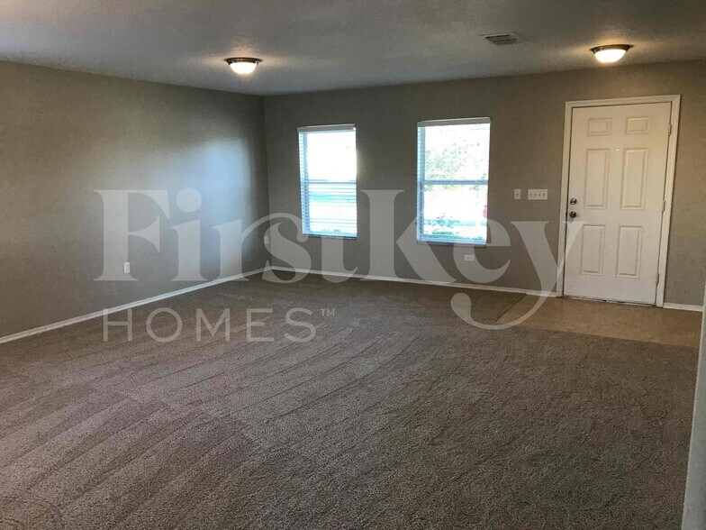 Building Photo - 5455 Sandy Shell Dr