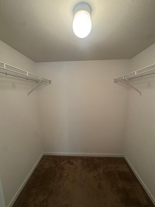 Building Photo - 3308 E St Charles Rd