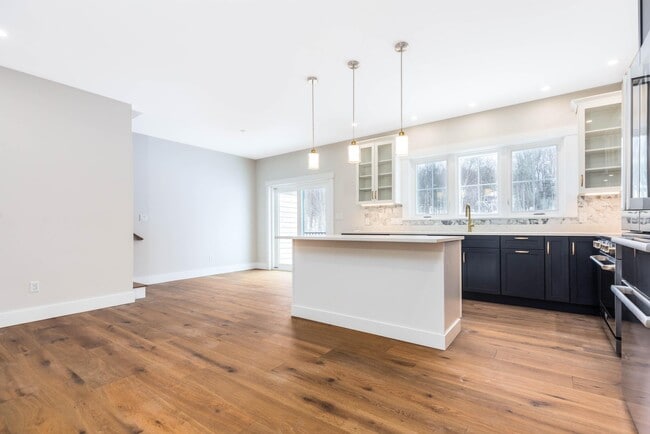 Building Photo - 539 Portsmouth Ave