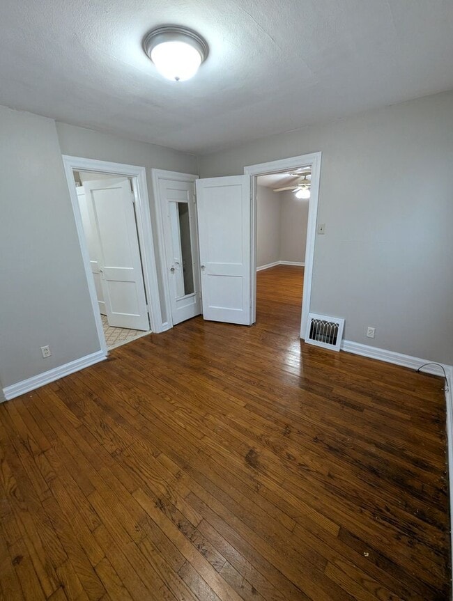 Building Photo - Single Family Charmer in Jennings - Sectio...