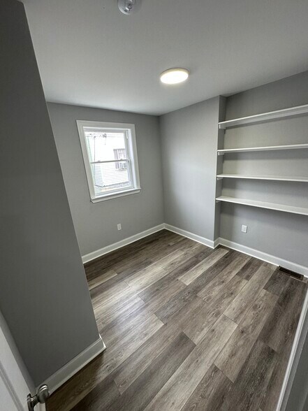 Building Photo - 2041 S Norwood St