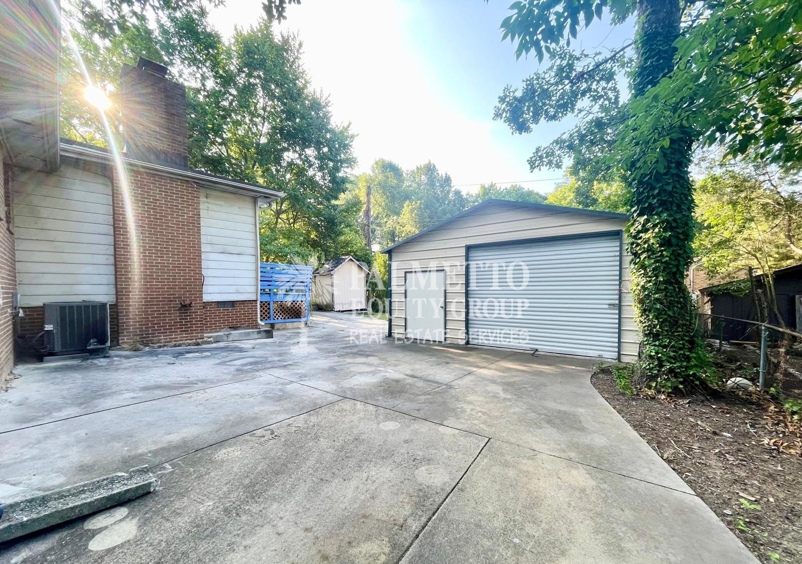Building Photo - 2409 W Cornwallis Dr