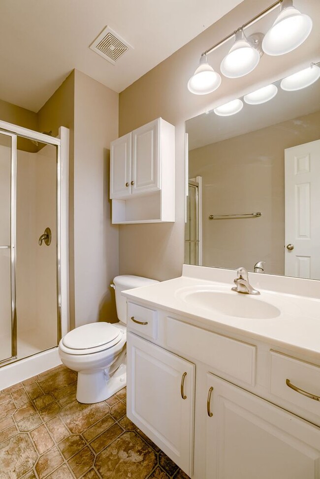 Building Photo - Charming Multi-Level Near Parks and Lakes!!