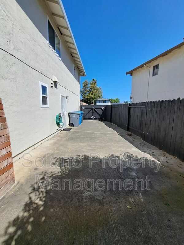 Building Photo - 110 Wayne Ct