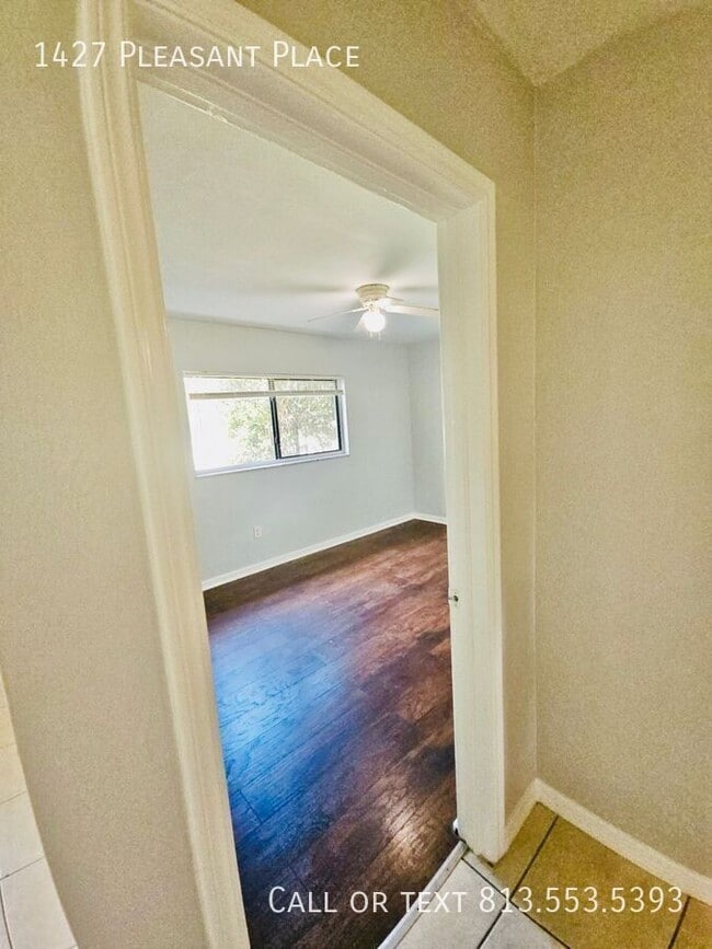 Building Photo - 1427 Pleasant Pl