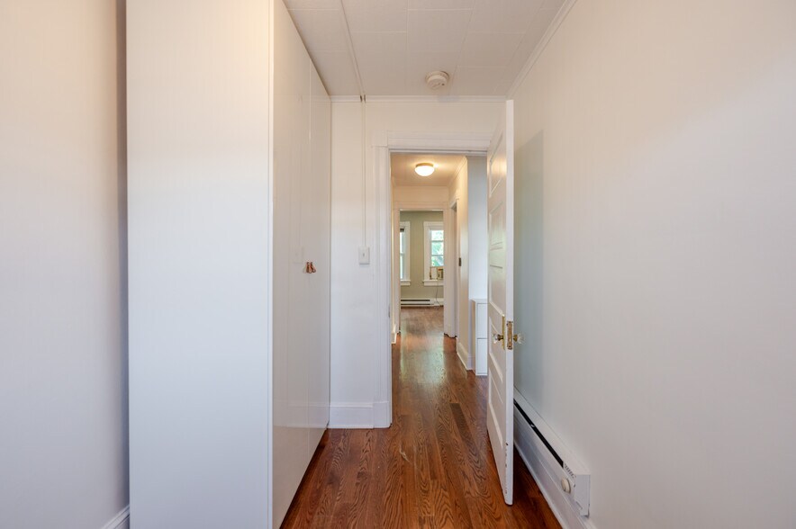 Building Photo - 1109 Abbey Pl NE