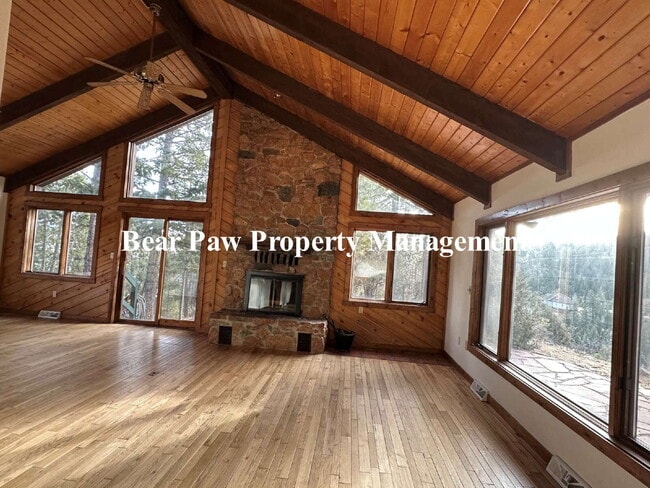 Building Photo - "Charming Floyd Hill Retreat: 3-Bed, 3-Bath on Clear Creek Road!"