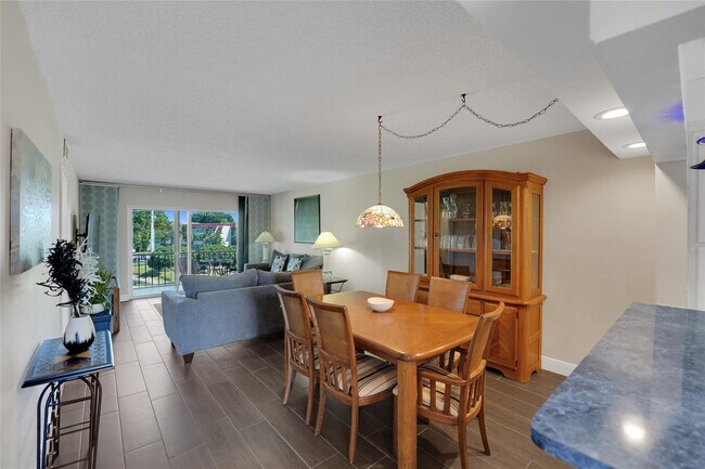 Building Photo - 8980 S Hollybrook Blvd