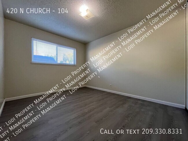 Building Photo - 420 N Church St