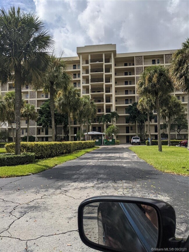 3050 N Palm Aire Dr 3050 N Palm Aire Dr Pompano Beach FL 33069