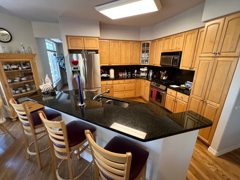 Kitchen - 4150 S Hampton Cir