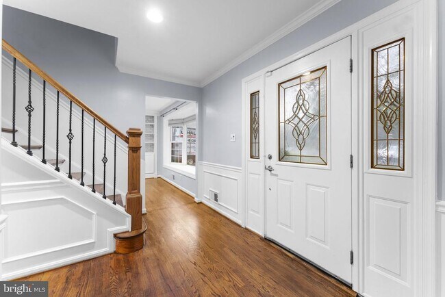 Building Photo - 901 Holly Creek Dr