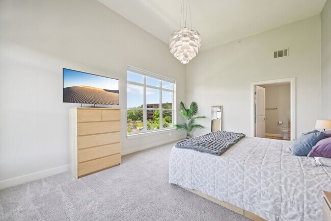 Building Photo - 5677 S Park Pl