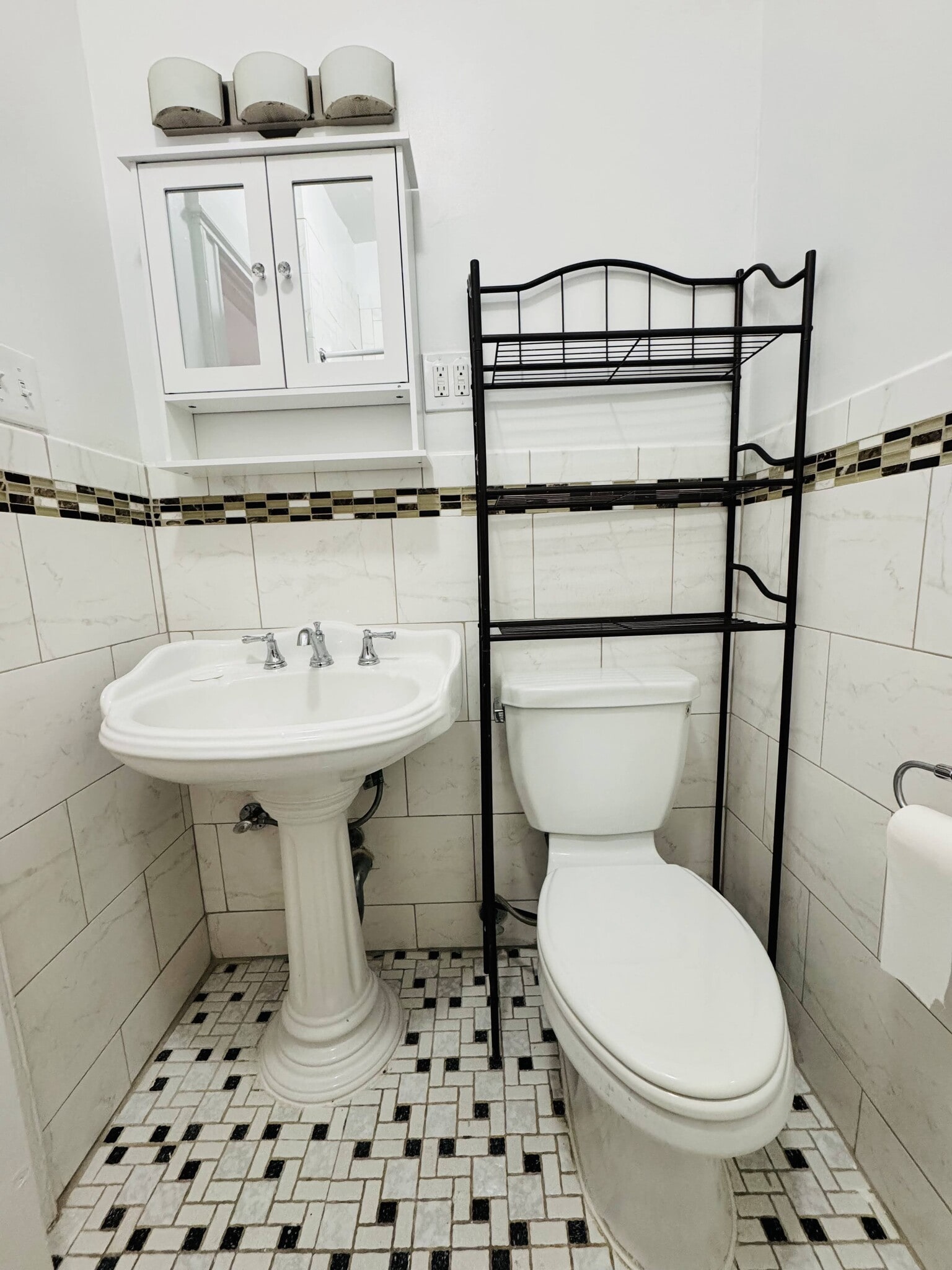 Building Photo - 537 73rd St