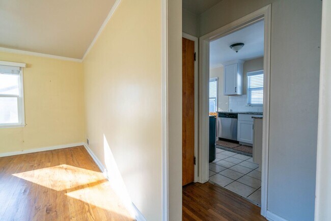 Building Photo - 3 Bed 1.5 Bath Updated Home with Private Fenced Backyard and Mountain Views