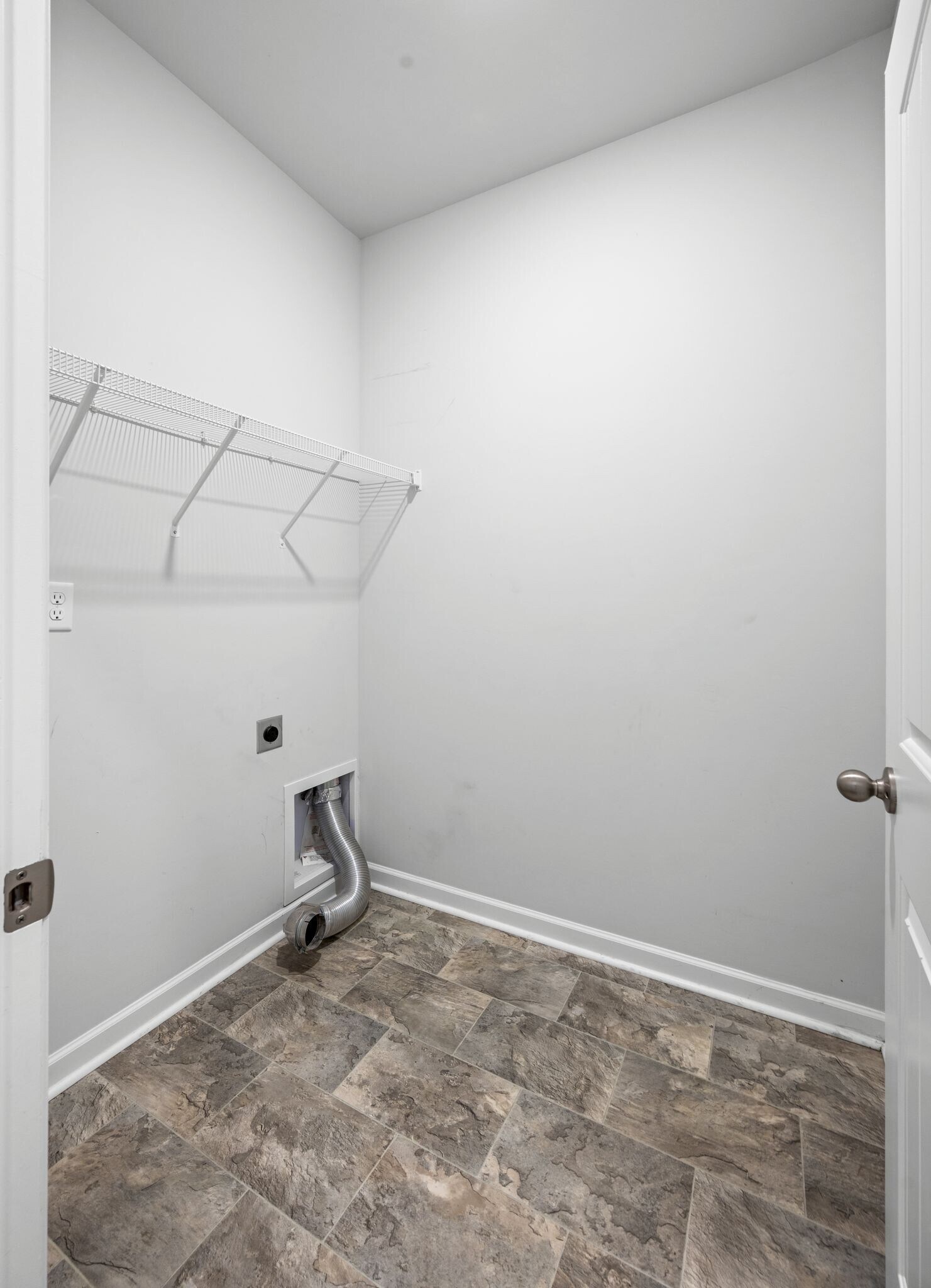 Building Photo - 7277 Sunny Parks Dr