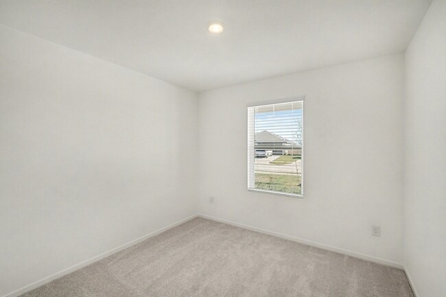 Building Photo - 6315 Linden Leaf Dr