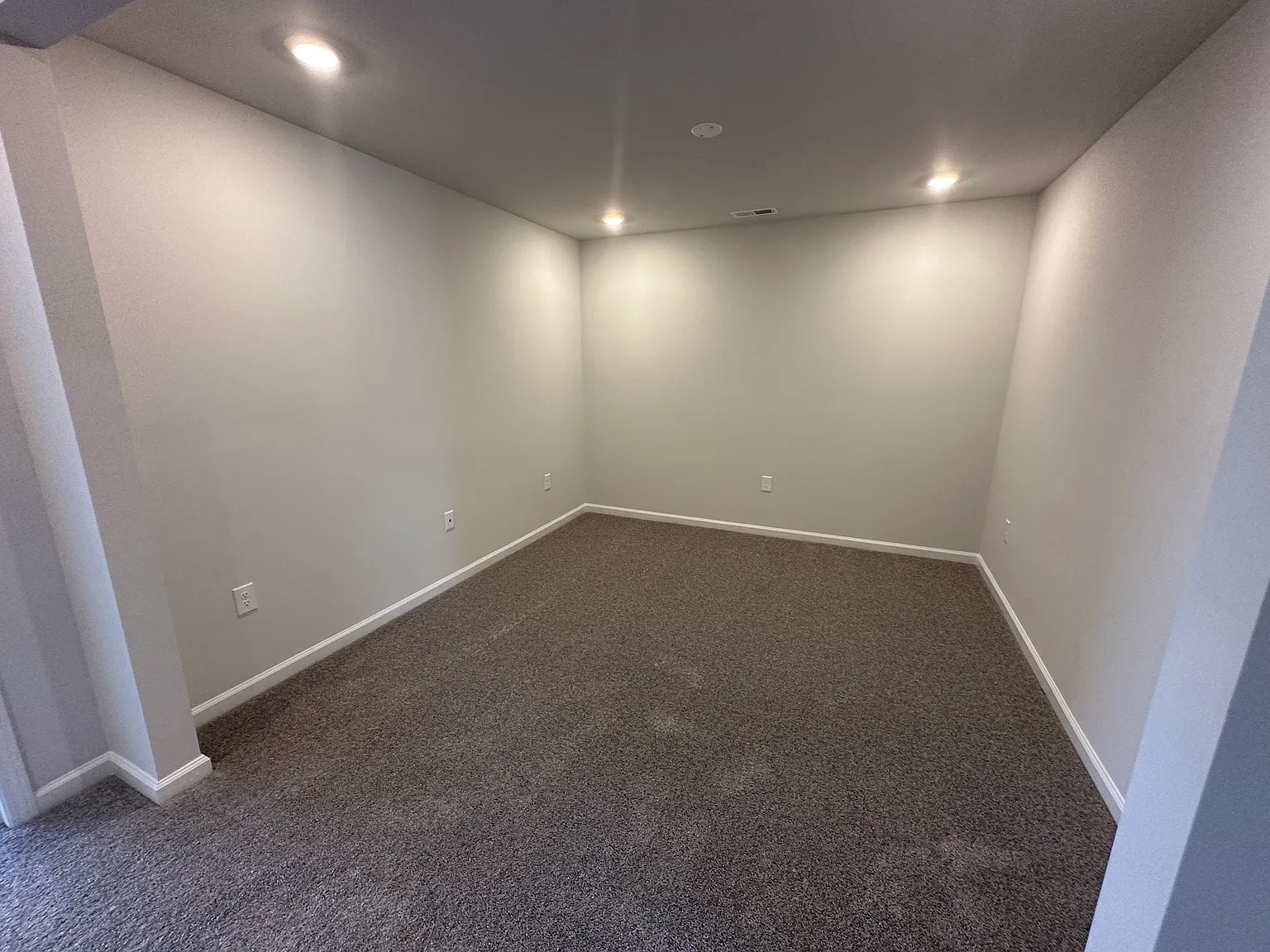Building Photo - Room in Townhome on Arkose Dr