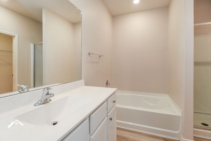 Building Photo - 25402 Cypress Bend Dr